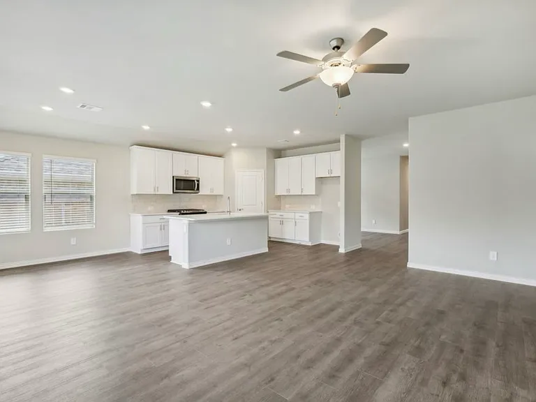 612 Huntley Dr — Photo 14