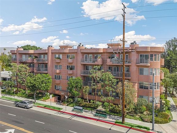 3rd image of 4310 Cahuenga Blvd Unit 101