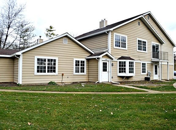 3rd image of 626 N Lake Shore Dr #626