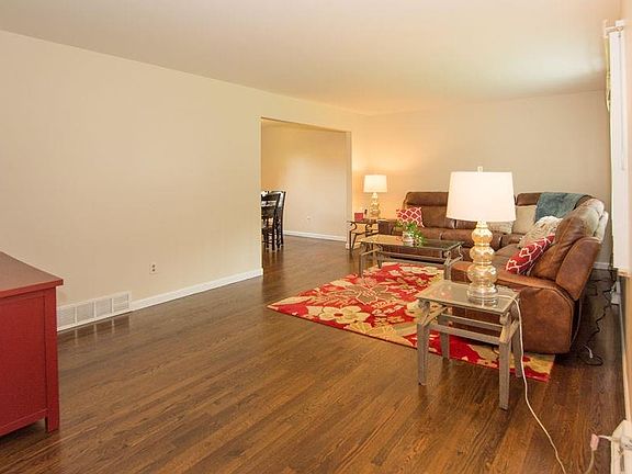 4th image of 8443 Shuman Ln