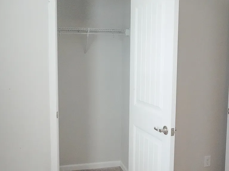 142 Brookline Dr — Photo 31