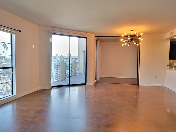 4th image of 5420 Harold Way #505
