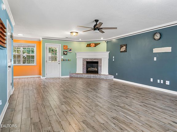 2nd image of 713 Mountain Pass Ln