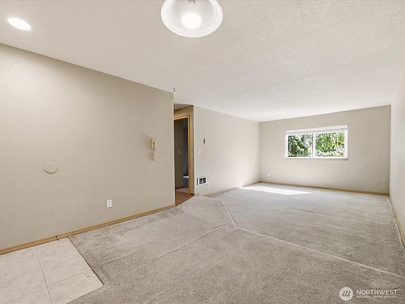 5th image of 14344 N Stone Avenue #32