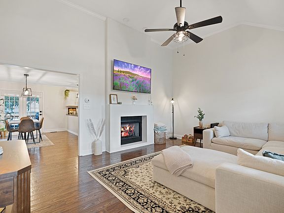 5th image of 3928 Benjamin Dr