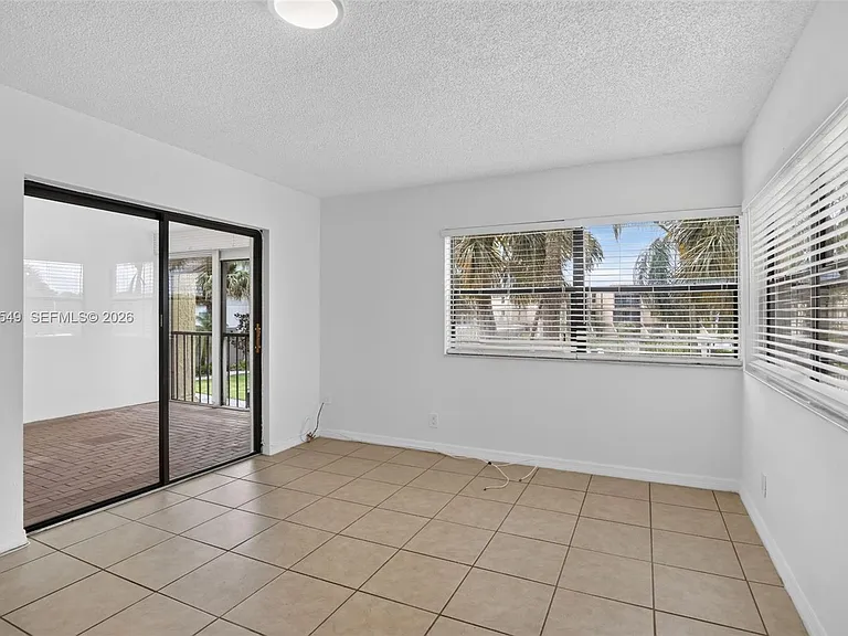 220 Lakeview Dr #210 — Photo 17