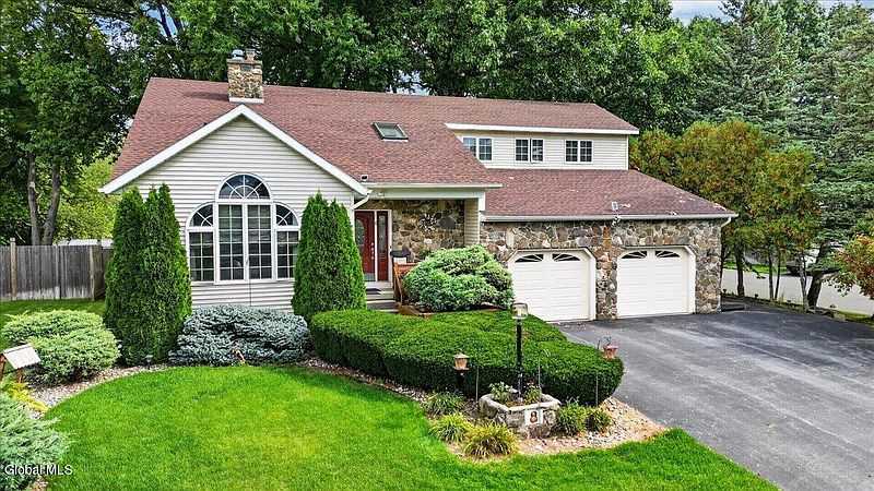 3rd image of 8 Winifred Drive