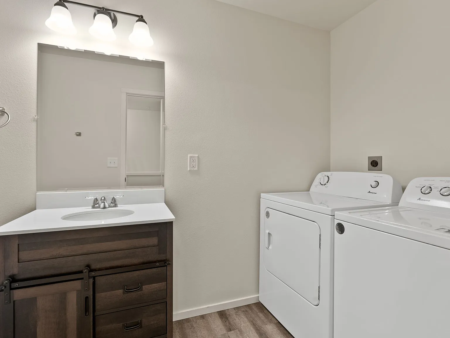 Pence Properties Alki — Photo 1