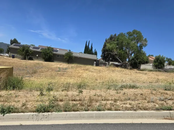 Limeridge Dr, Lake Hughes, CA 93532