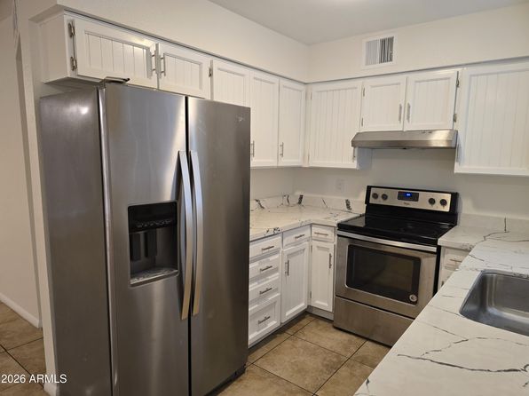 715 N Arrowhead Dr #4