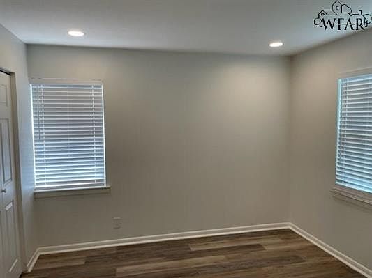 4th image of 1419 Gunnison Dr