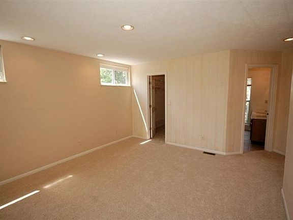 5th image of 9604 Lackawana Ct