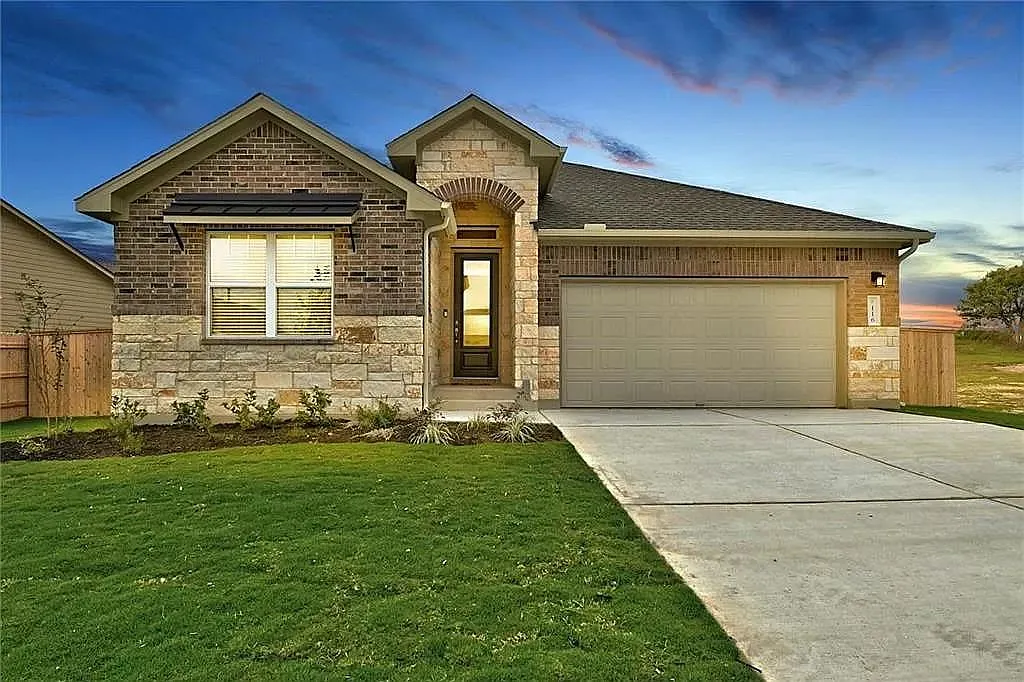 116 Joseph Hawkins Ln — Photo 1