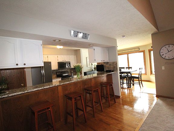 2nd image of 3101 Williamsburg Dr