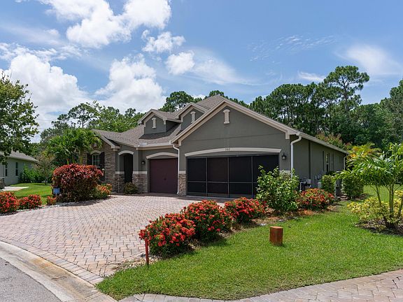 2nd image of 702 SW Goldshine Ct