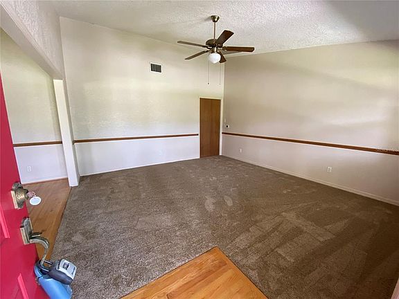 3rd image of 21327 Bassett Ave