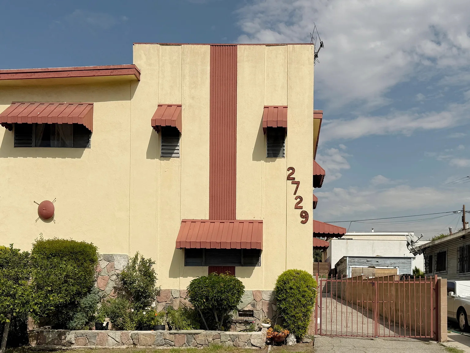 2 bed, $2,050 — Photo 2
