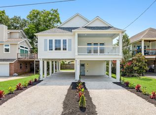 608 Oak Rd, Clear Lake Shores, TX 77573