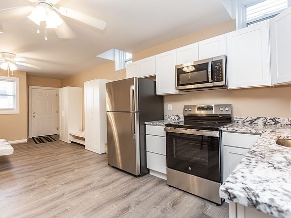3rd image of 521 Kempton St
