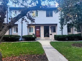 1108 E Jefferson St APT 13, Bloomington, IL 61701