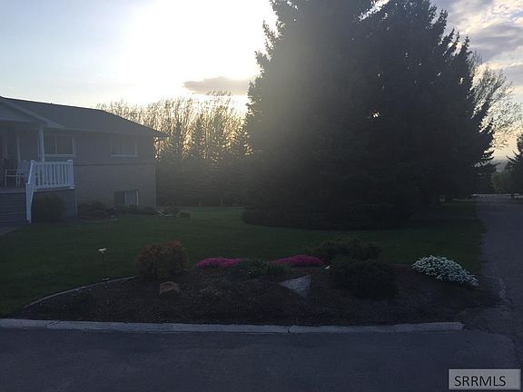 5th image of 1340 Meadowview Ave