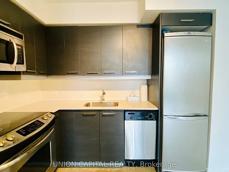 510 King St E #607 — Photo 13