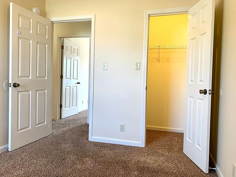 811 Flyer Ct — Photo 17