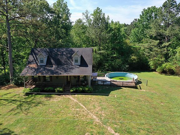 3rd image of 79 Honeysuckle Ln