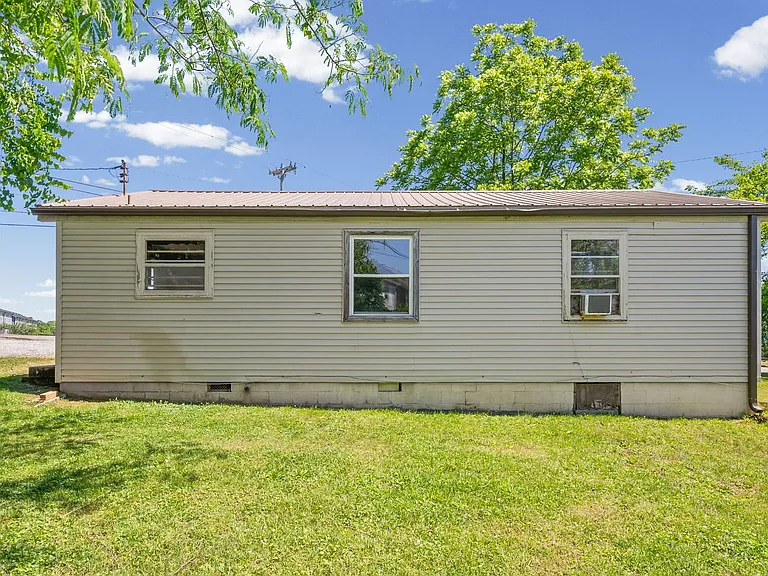 400 Highland Cir — Photo 25