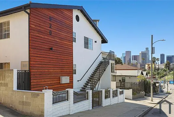 920 Everett St — Photo 23
