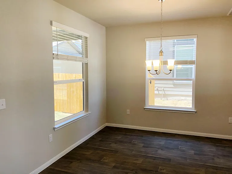 10502 Fulton Ave — Photo 8