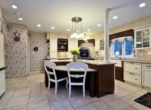 4th image of 31 Emma Ln