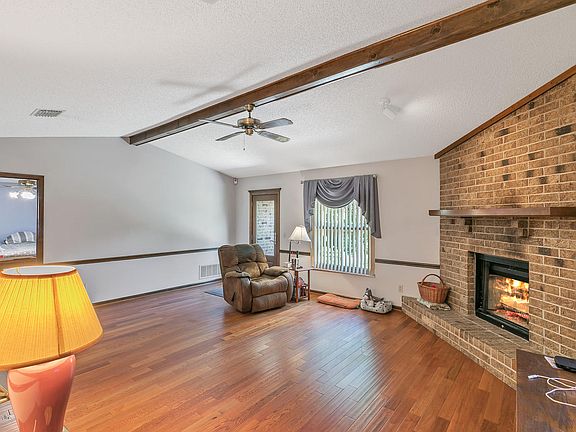 5th image of 529 Harrison Ave