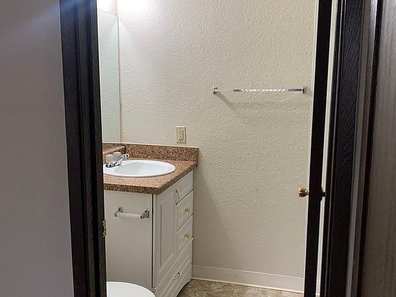 4th image of 3134 Wentworth Dr