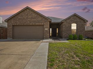 303 Stonegate Blvd, Alvarado, TX 76009