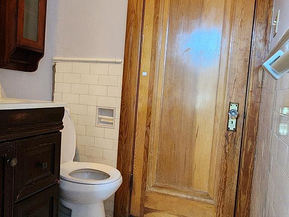 5th image of 7 View St #3
