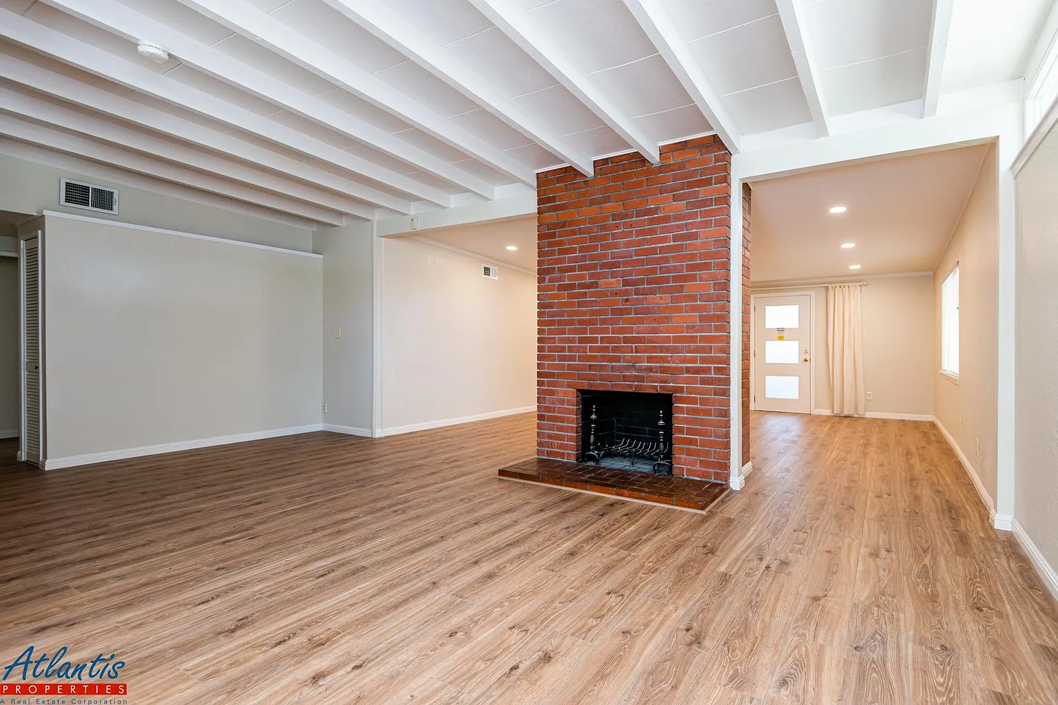 3072 Mauricia Ave photo 1