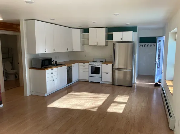 1042 W 16th Ave #B, Anchorage, AK 99501