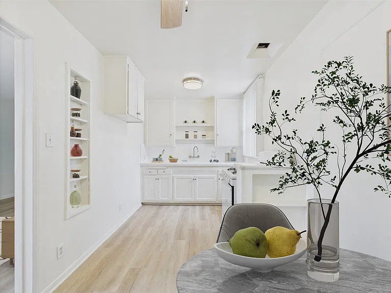 Banner Circle Apartments — Photo 7
