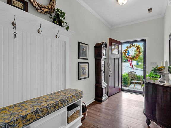 5th image of 1013 New Creek Way