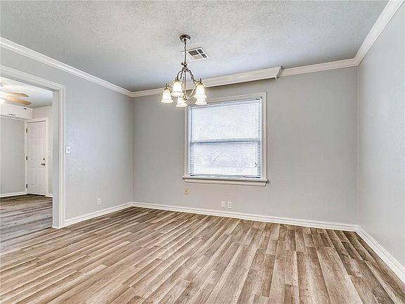 4th image of 3704 N Rockwell Ave