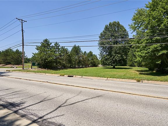 4th image of Ridgewood Rd