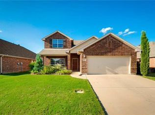 8736 Regal Royale Dr, Fort Worth, TX 76108