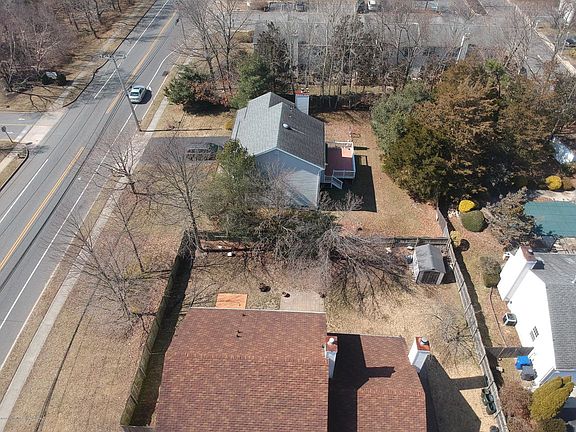 5th image of 1002 Isaac Ct