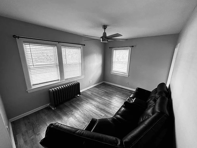 6 S Monterey Ave #2E — Photo 2