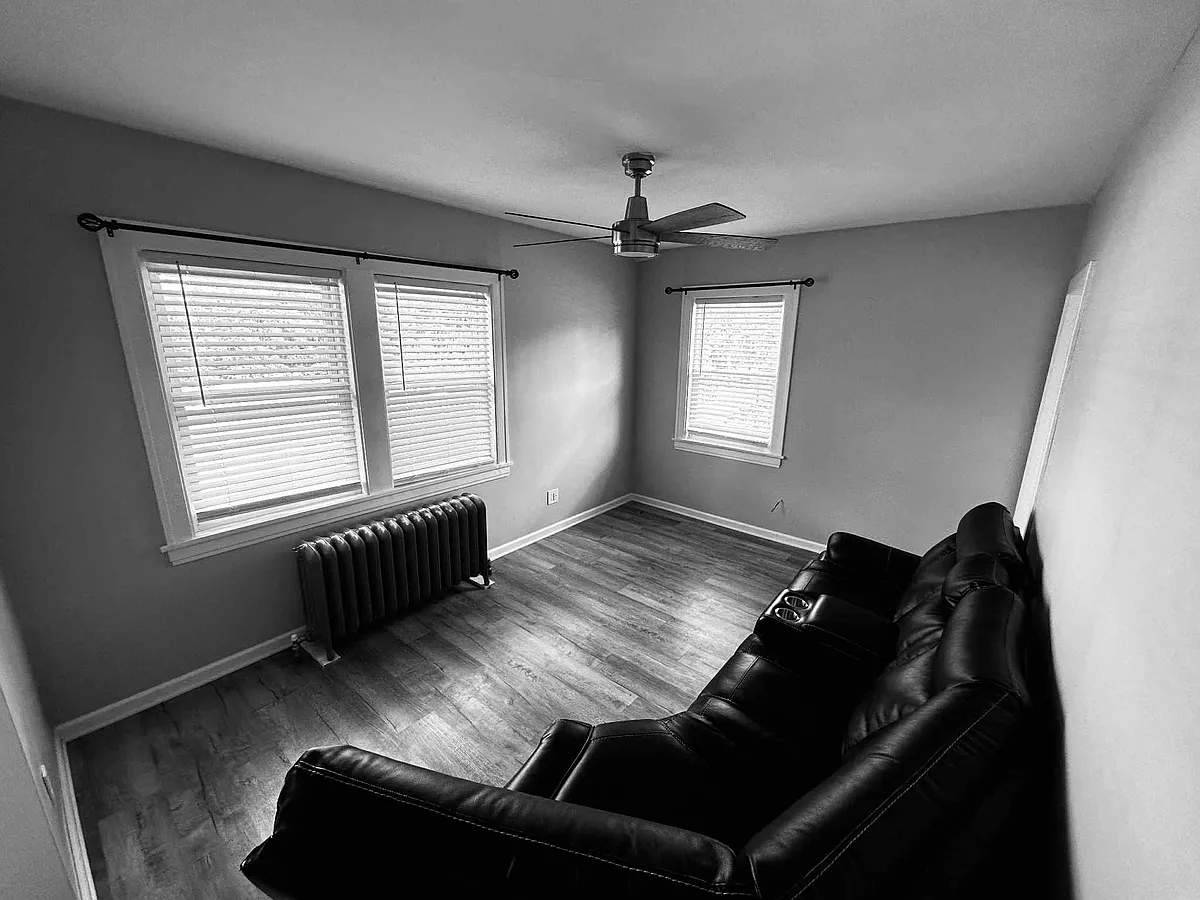 Building Photo - 6 S Monterey Ave #2E