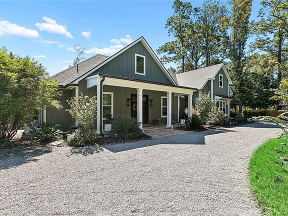 3rd image of 555 Kleber St