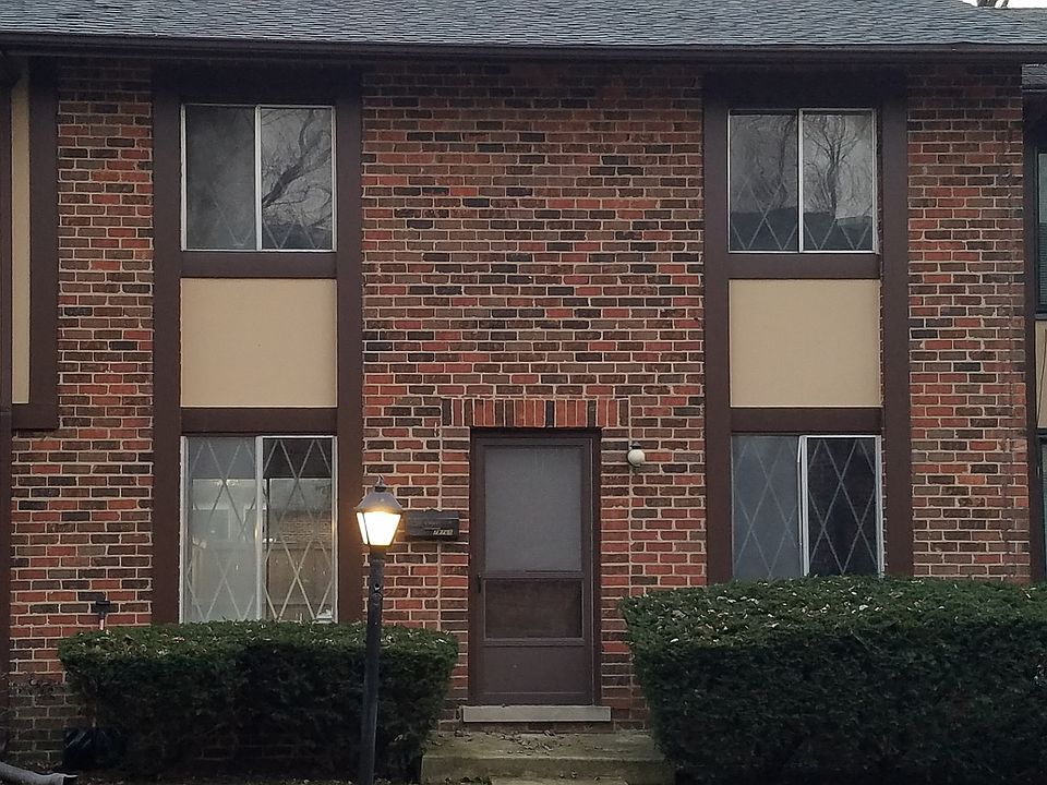1st image of 17W765 Kirkland Ln