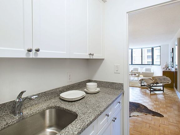 5th image of 101 W 90th St APT 19J