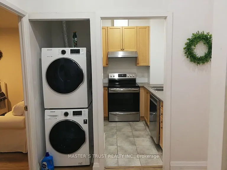 8 Wellesley St E #1001 — Photo 8